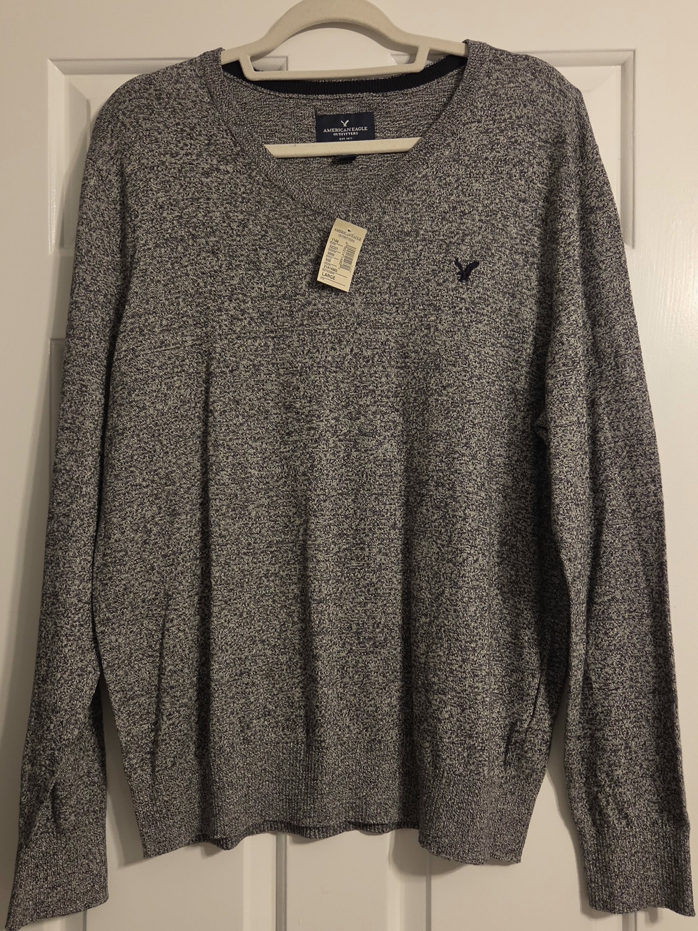 NWT American Eagle Outfitters Men’s Heather Gray V-Neck Sweater Large